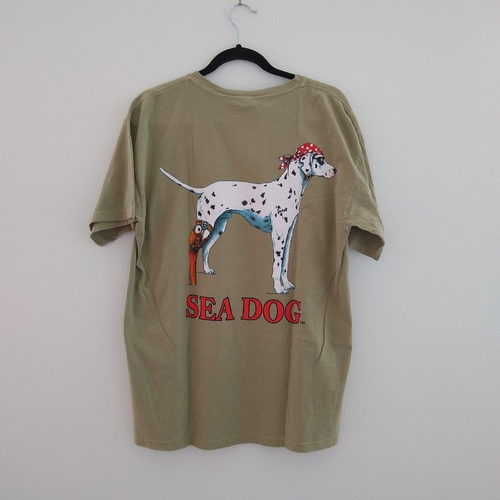 Sea dog large brown tan shirt